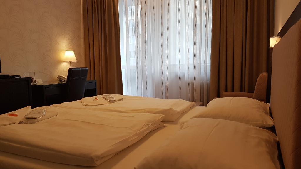 Hotel Nivy Bratislava Exterior photo